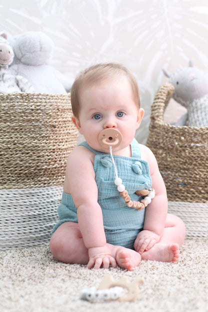 One-piece silicone baby pacifier, view 4
